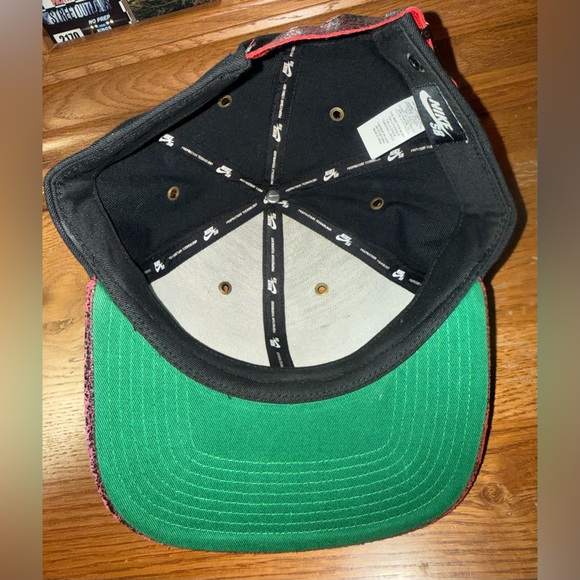 Nike SB SkateBoard Black and Red Cap Rare! - Picture 8 of 10